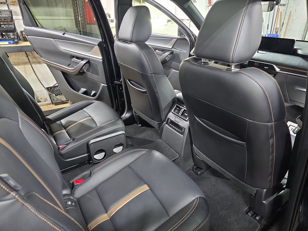 Used 2025 MAZDA CX-90 3.3 Turbo w/ Premium Plus Pkg image 11