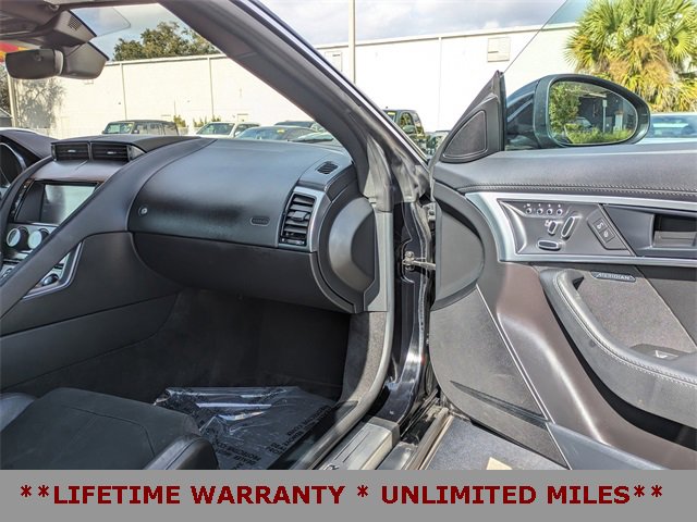 Used 2018 Jaguar F-TYPE Coupe image 15