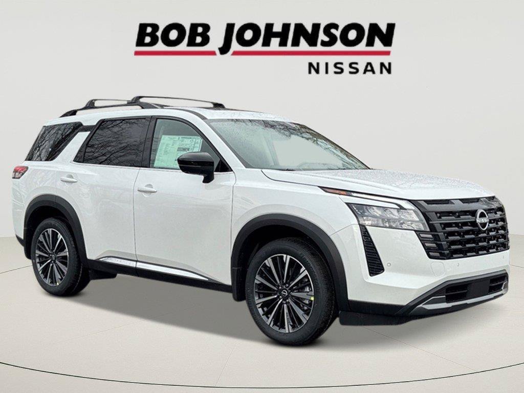 New 2026 Nissan Pathfinder Platinum w/ Accent Package AWD/4WD image 1