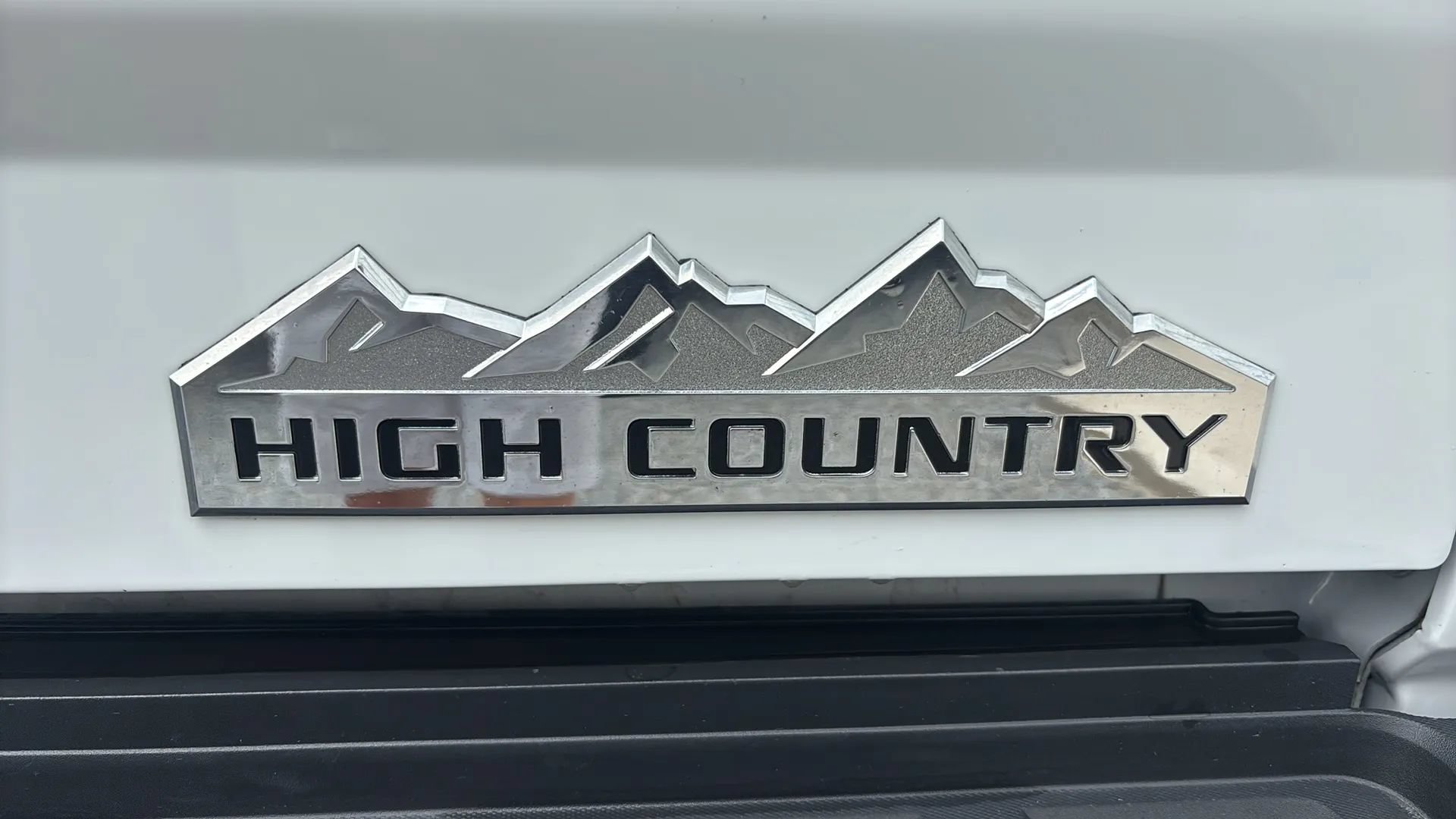 Used 2015 Chevrolet Silverado 3500 High Country w/ Duramax Plus Package AWD/4WD image 5