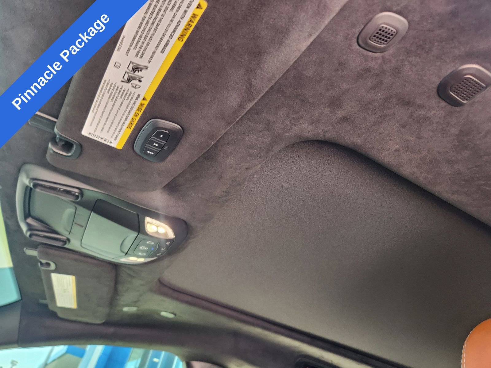 Used 2025 Chrysler Pacifica Pinnacle image 26