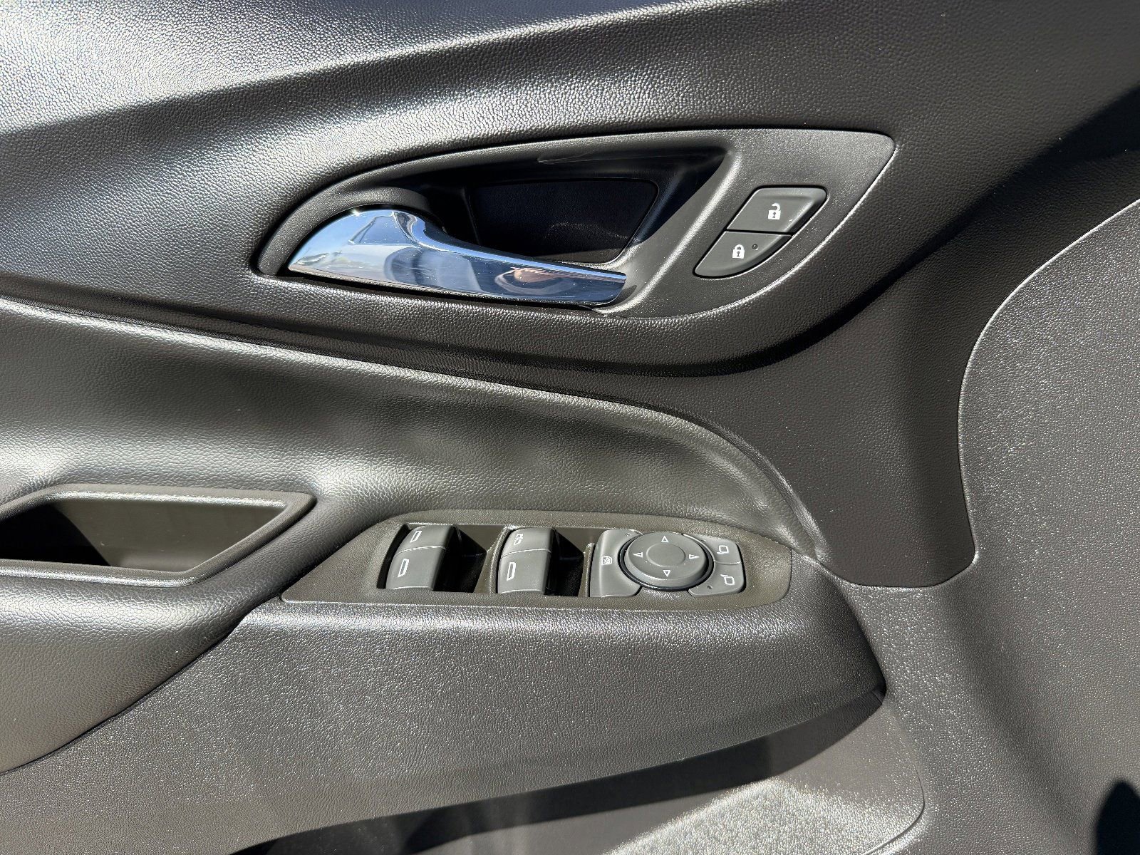 Used 2020 Chevrolet Equinox LT image 22