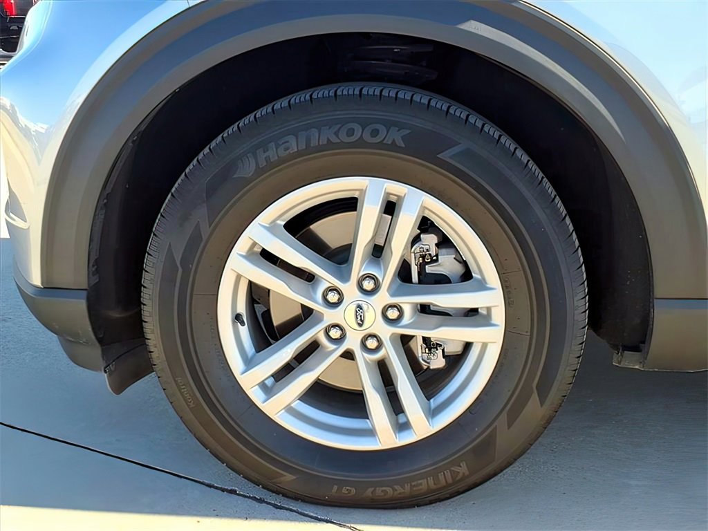 Used 2024 Ford Explorer XLT w/ Equipment Group 202A image 23