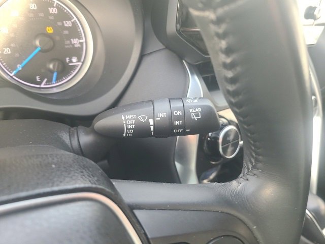 Used 2022 Toyota Venza LE image 23