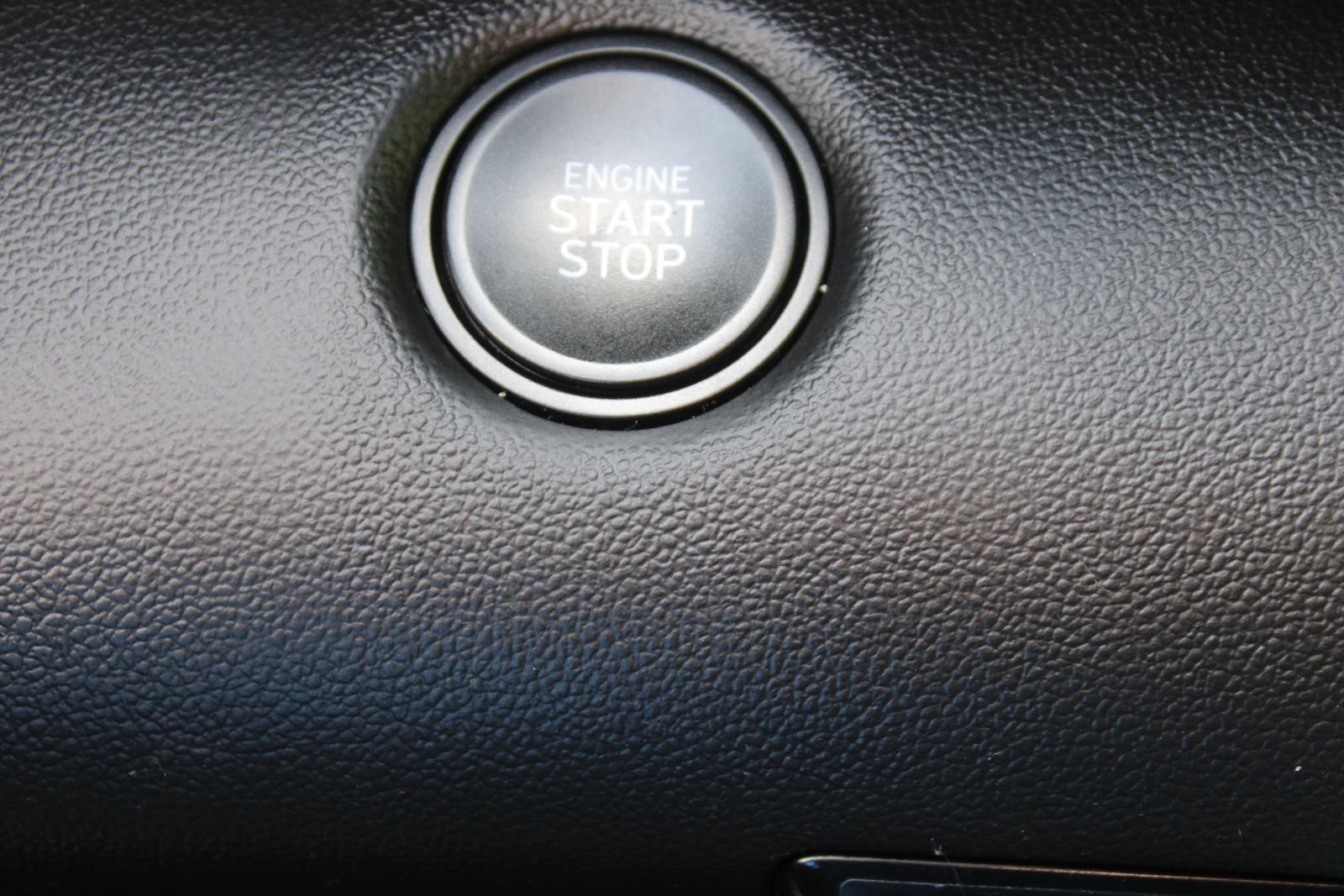 Used 2025 Hyundai Elantra Sport FWD image 31
