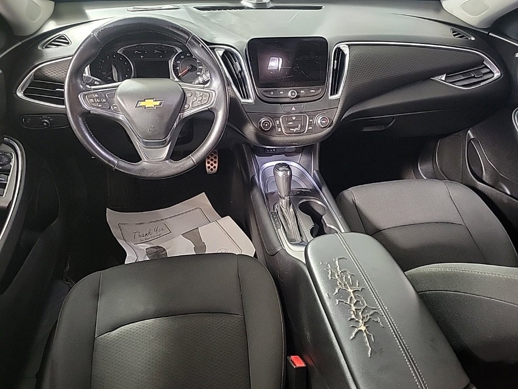 Used 2017 Chevrolet Malibu LT w/ Driver Confidence Package image 2