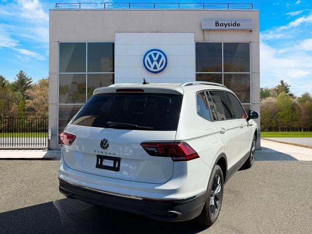 Certified 2023 Volkswagen Tiguan SE FWD image 7