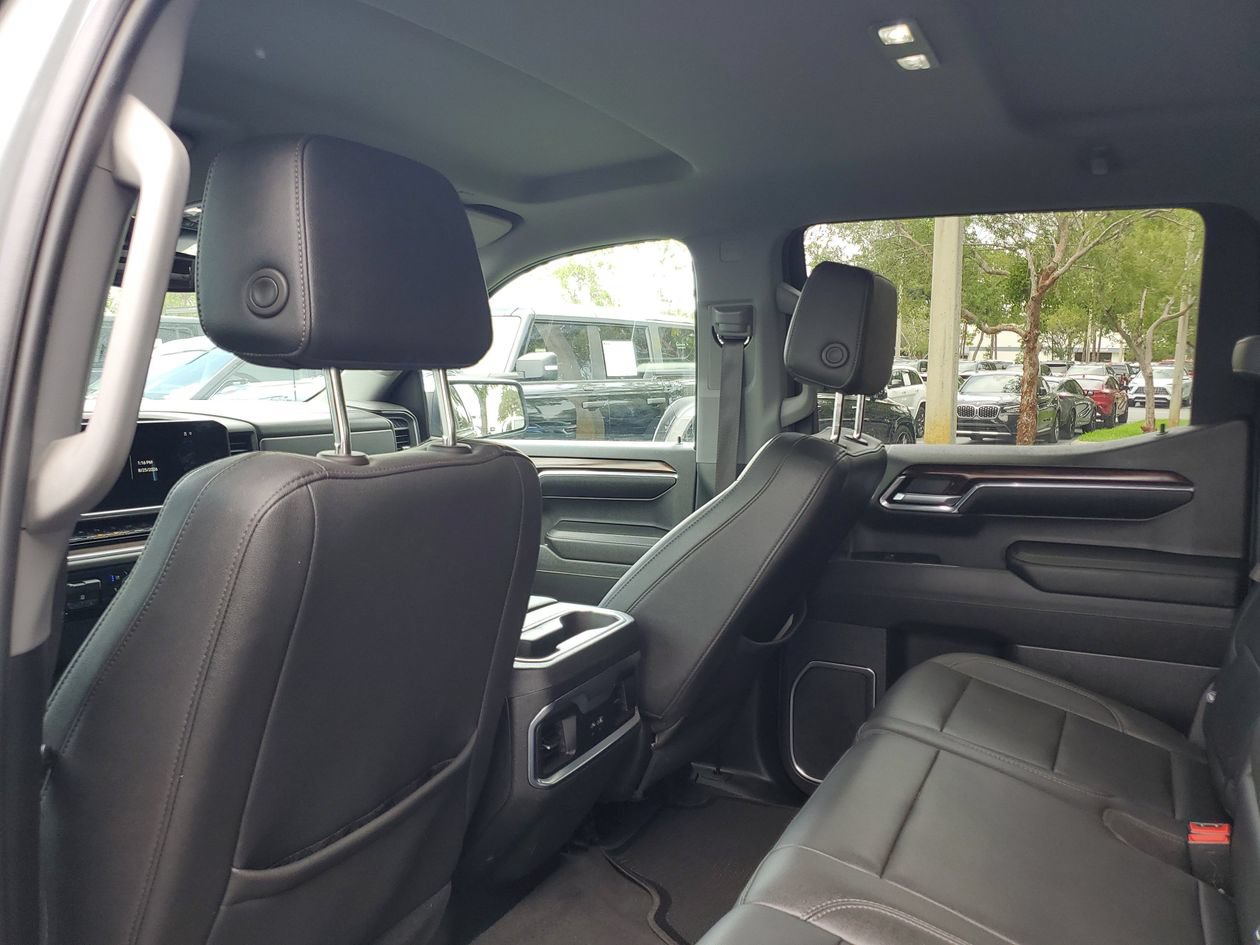 Used 2023 GMC Sierra 1500 SLT w/ SLT Premium Package RWD image 9