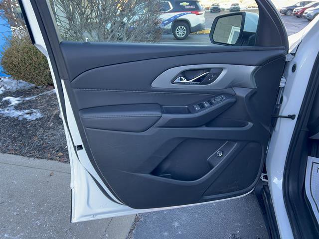 Used 2022 Chevrolet Traverse LT image 14