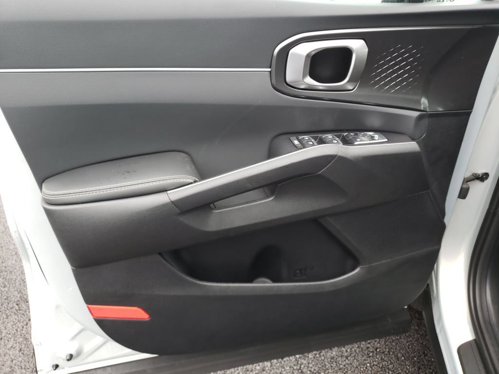 New 2026 Kia Sorento LX FWD image 15