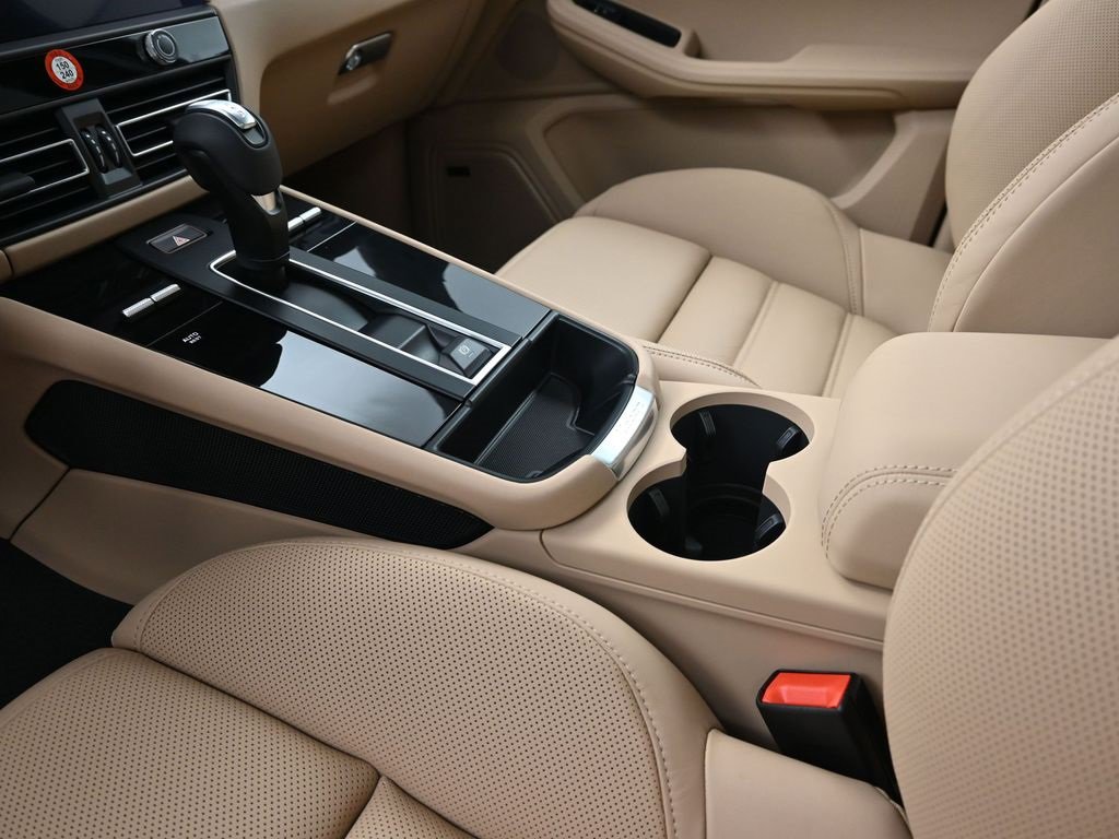New 2026 Porsche Macan image 22