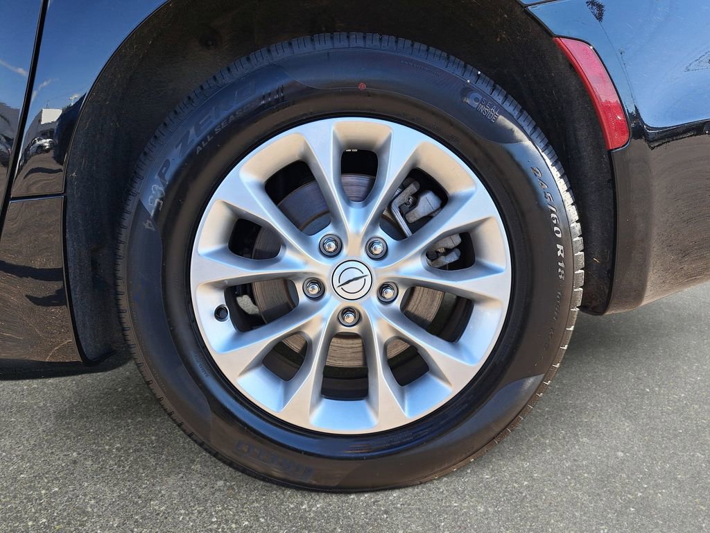 New 2026 Chrysler Pacifica Select AWD/4WD image 32