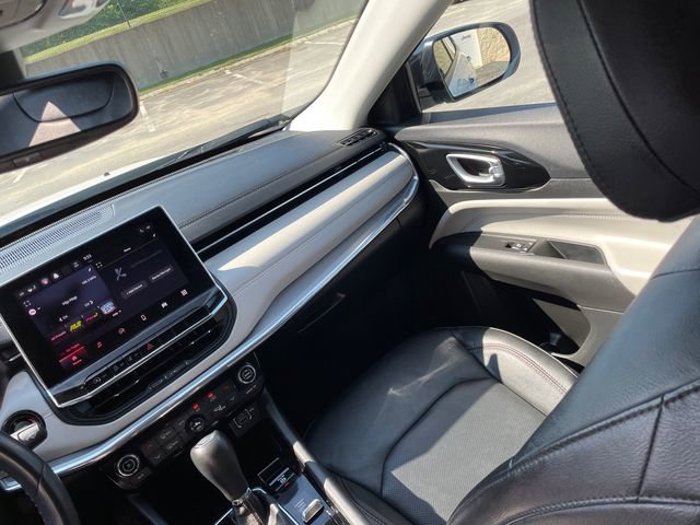 Used 2022 Jeep Compass Limited image 24