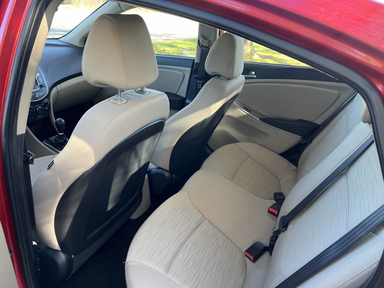 Used 2016 Hyundai Accent SE image 23
