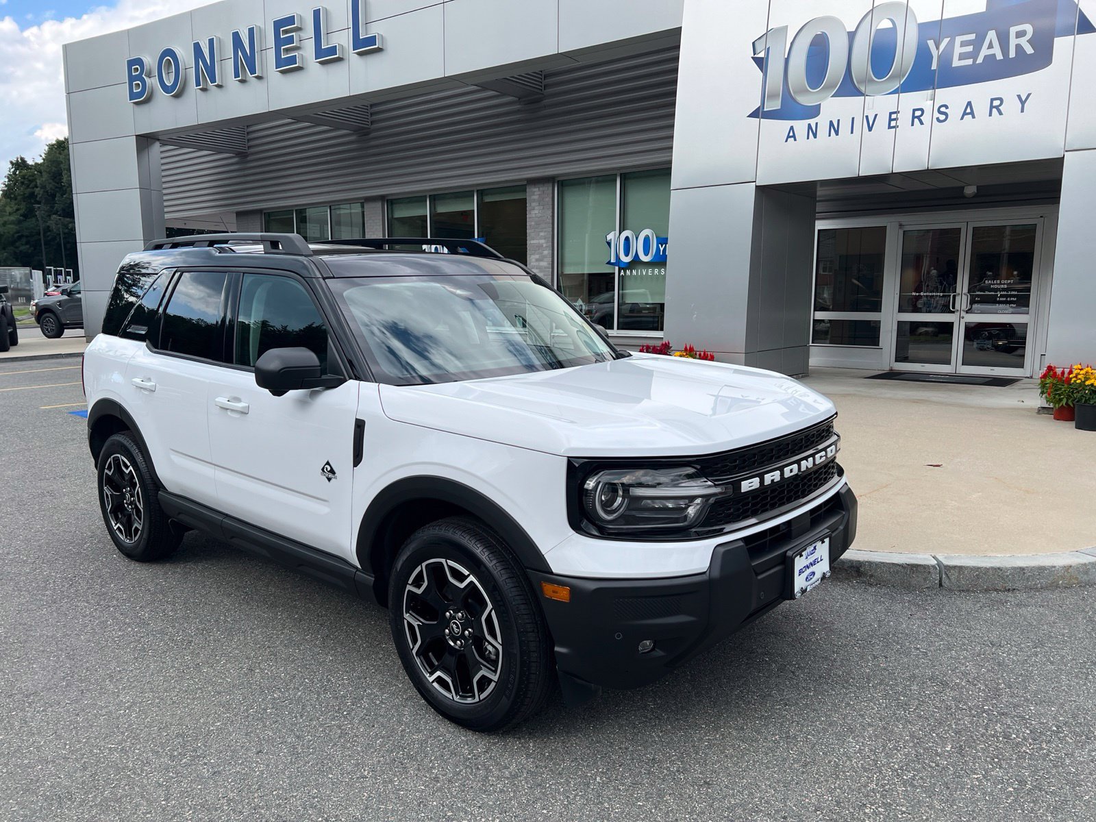 Used 2025 Ford Bronco Sport Outer Banks w/ Outer Banks Tech Package+ AWD/4WD image 1