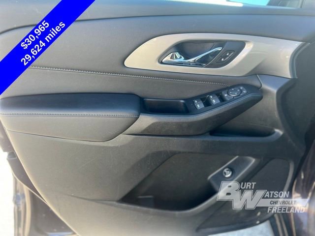 Used 2023 Chevrolet Traverse LT image 11