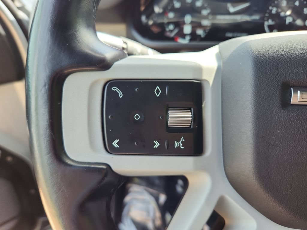 Used 2021 Land Rover Defender 110 X-Dynamic SE AWD/4WD image 17