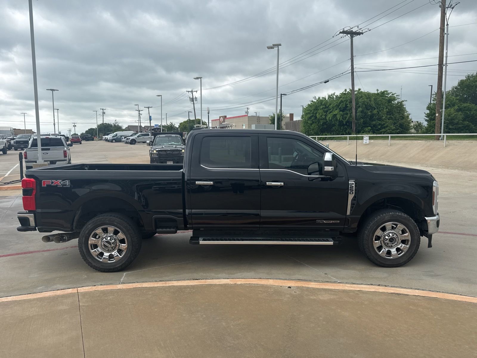 Used 2024 Ford F250 Lariat w/ Chrome Package image 4