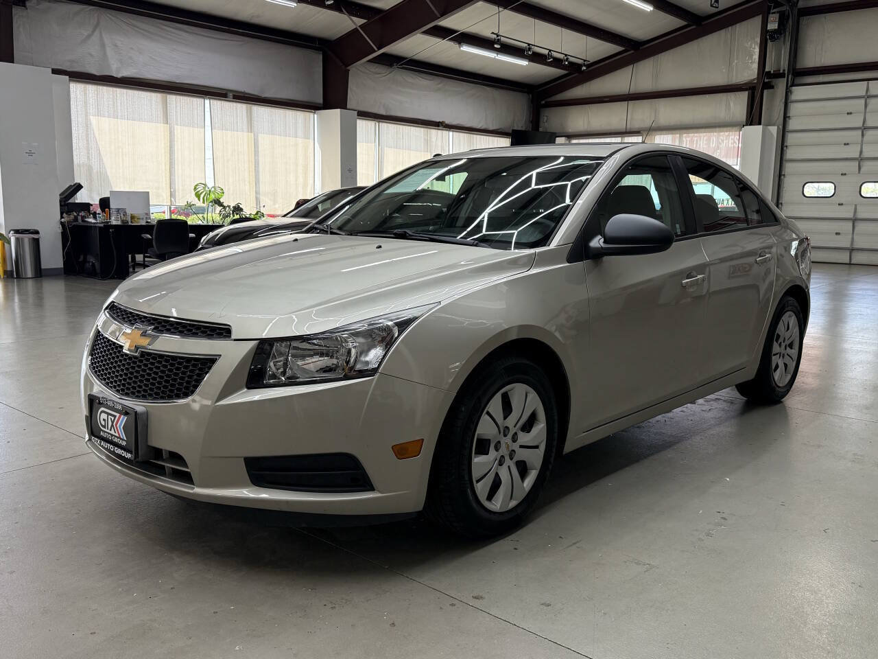 Used 2014 Chevrolet Cruze LS FWD image 5