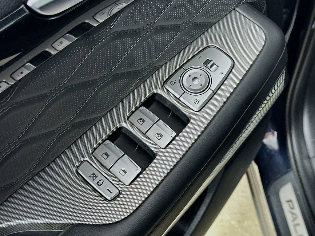 Used 2022 Hyundai Palisade Calligraphy image 21