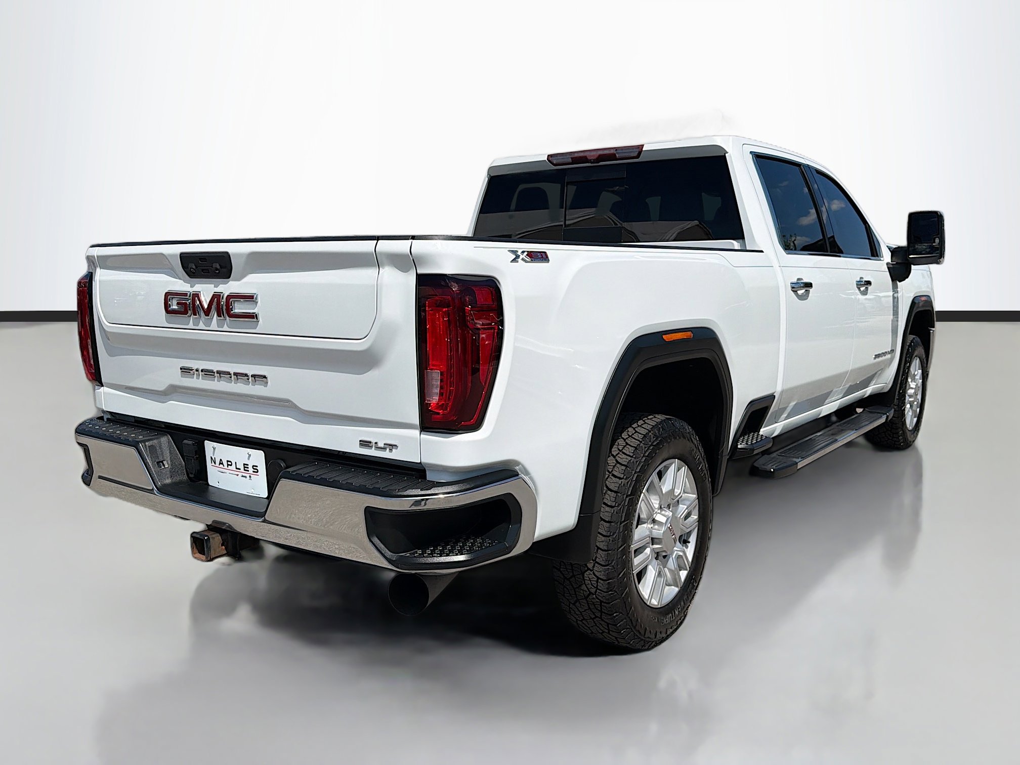 Used 2022 GMC Sierra 2500 SLT image 3
