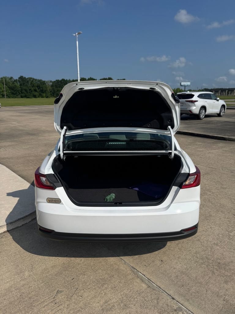 Used 2026 Toyota Camry LE FWD image 10