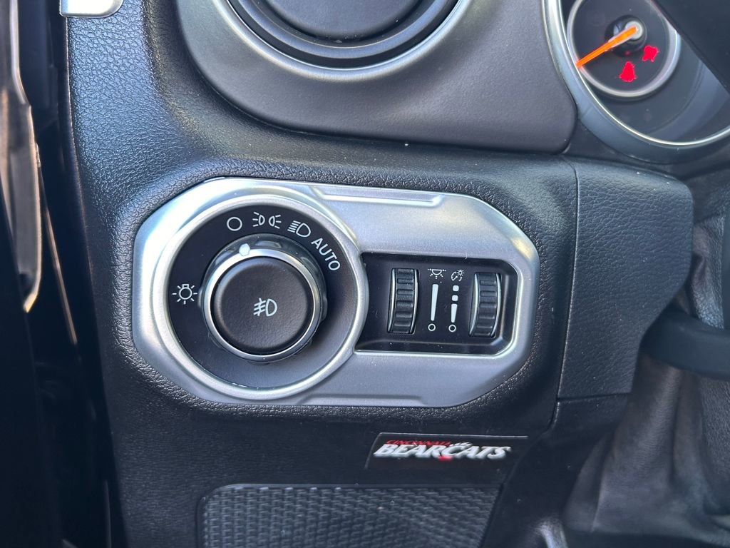 Used 2018 Jeep Wrangler Unlimited Sport S image 18