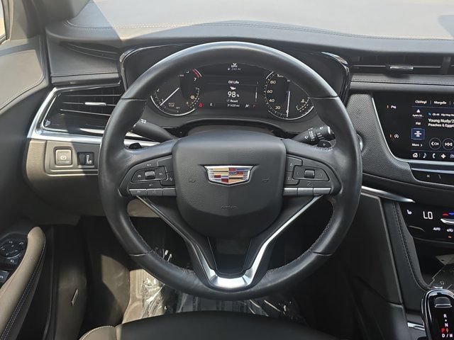 Certified 2025 Cadillac XT6 Luxury FWD image 11