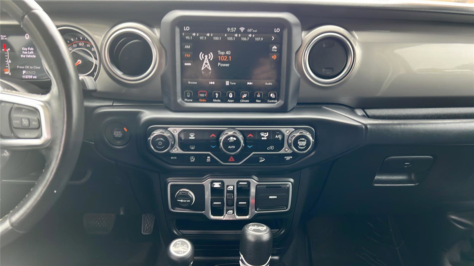 Used 2018 Jeep Wrangler Unlimited Sahara AWD/4WD image 10