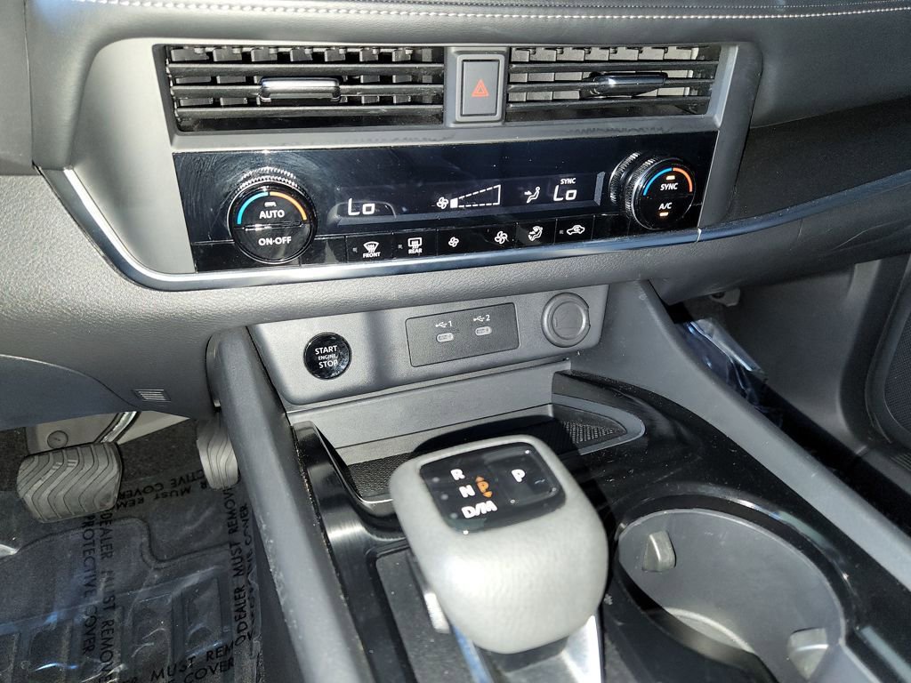 Used 2025 Nissan Rogue SV image 20