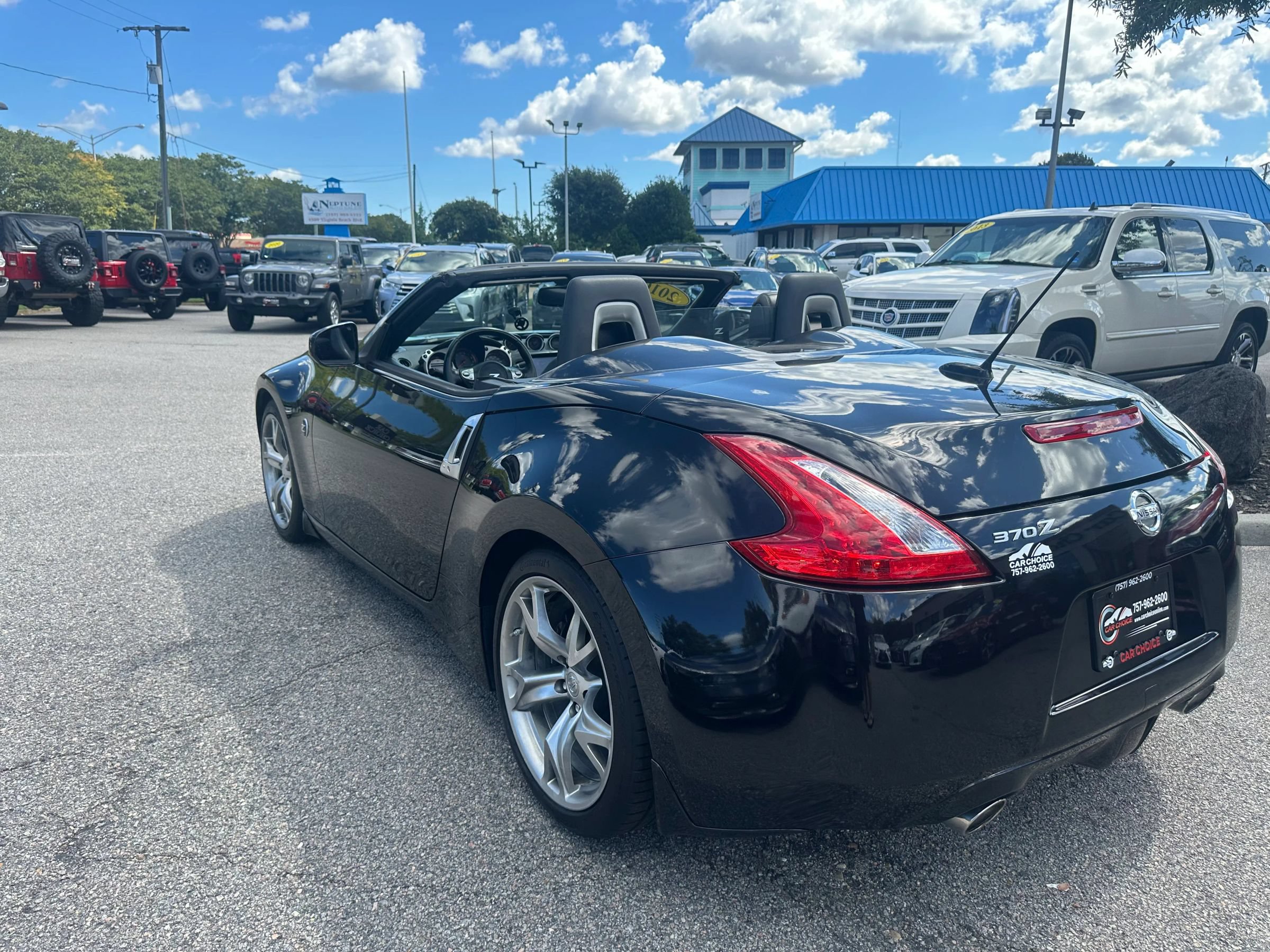 Used 2010 Nissan 370Z Touring w/ Sport Pkg RWD image 3