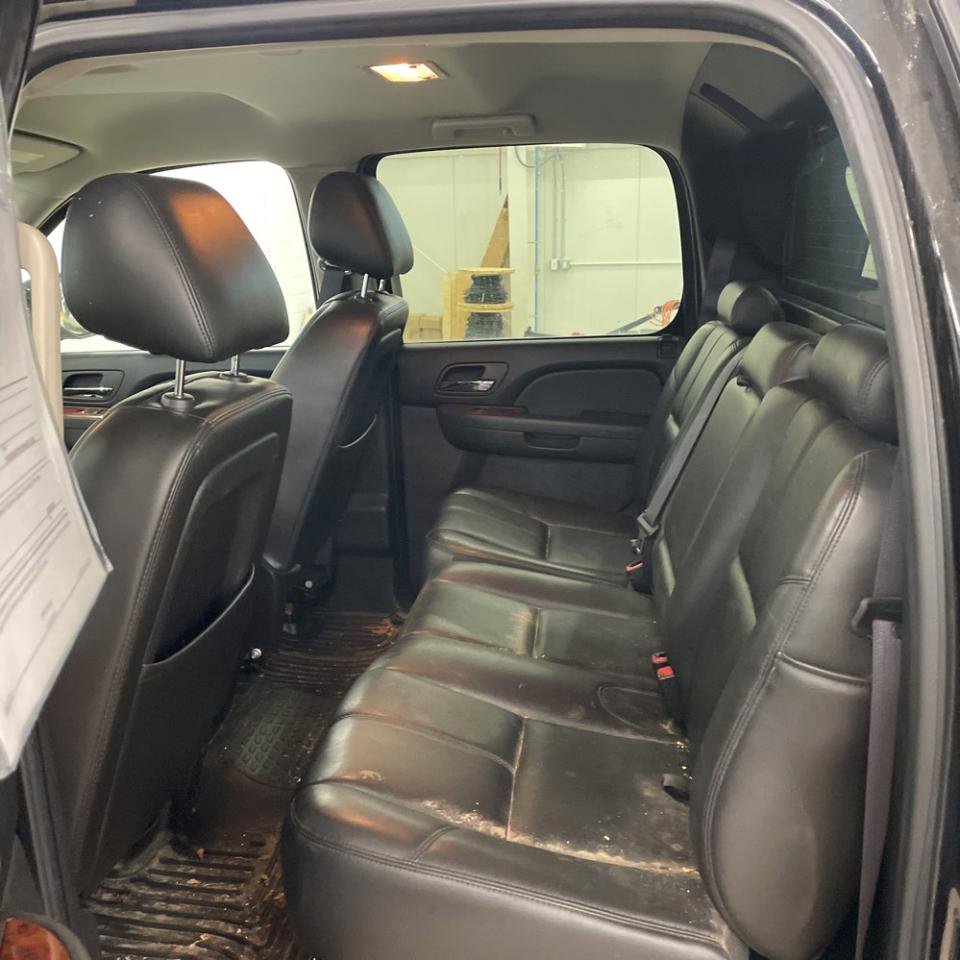 Used 2011 Chevrolet Avalanche LT AWD/4WD image 19