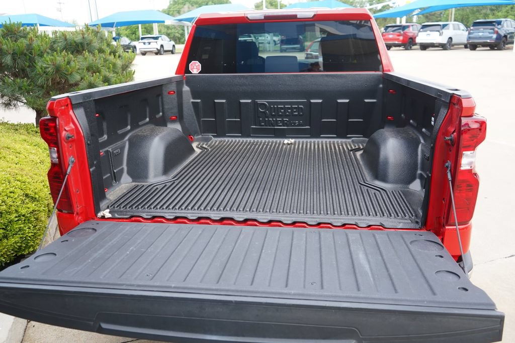 Used 2023 Chevrolet Silverado 1500 LT AWD/4WD image 17