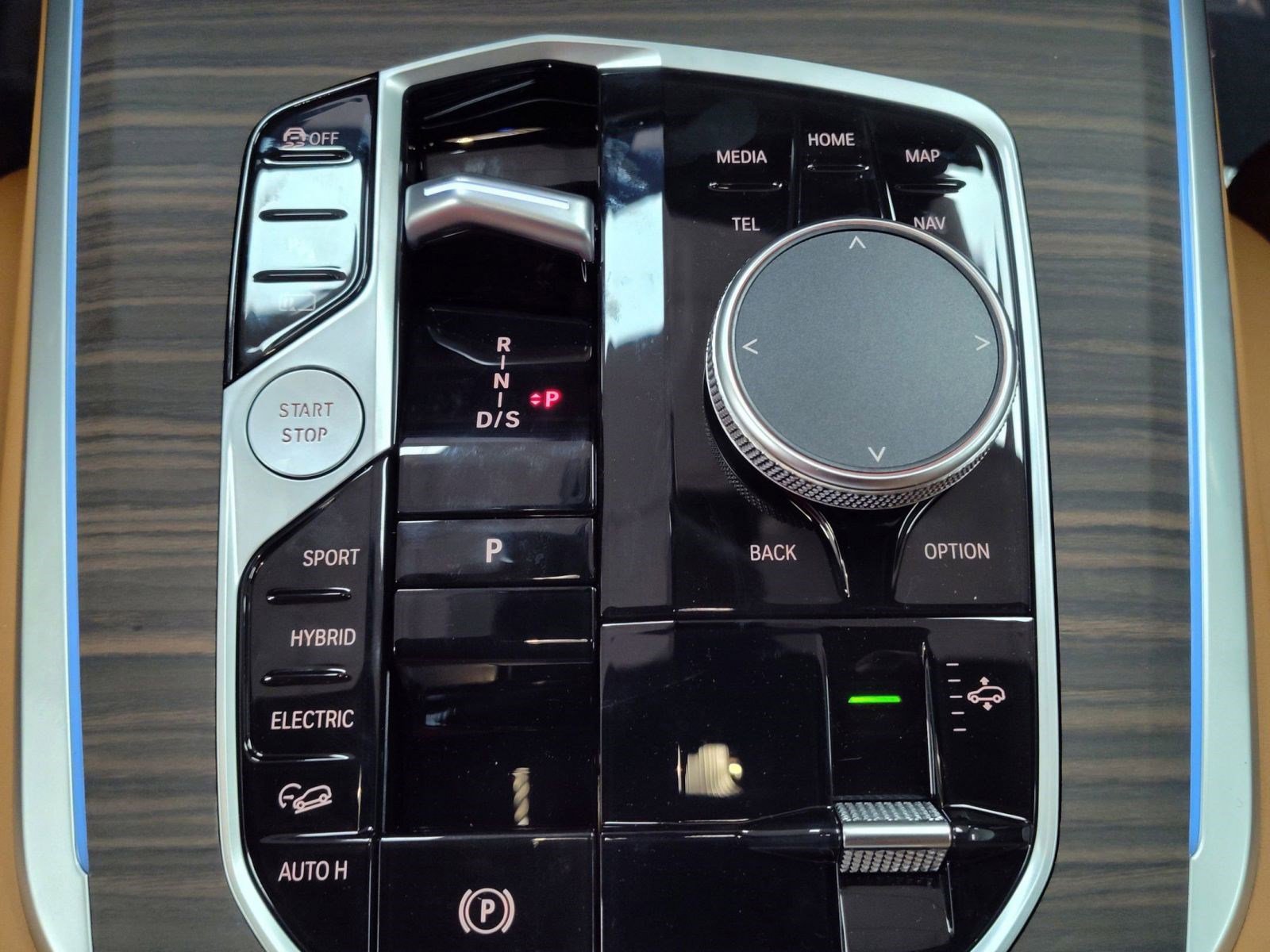 Used 2026 BMW X5 xDrive50e w/ M Sport Package image 22