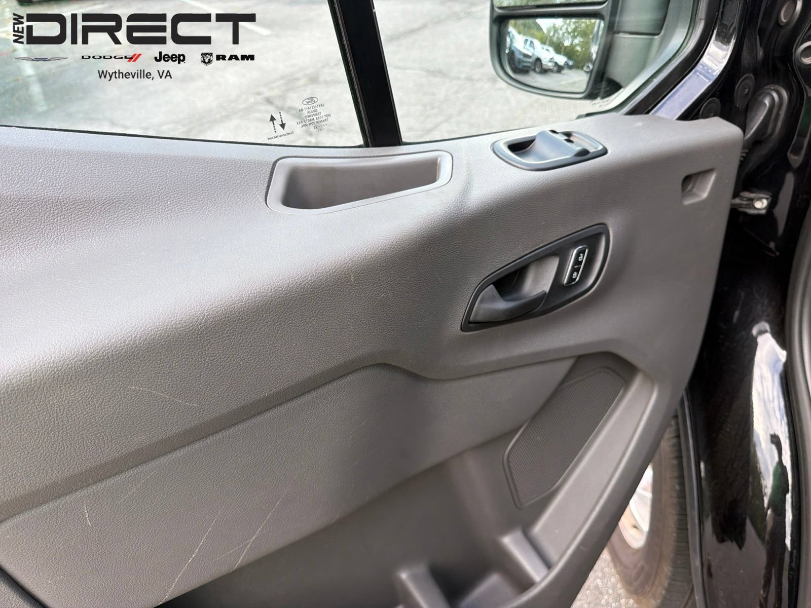 Used 2025 Ford Transit 350 XLT RWD image 9