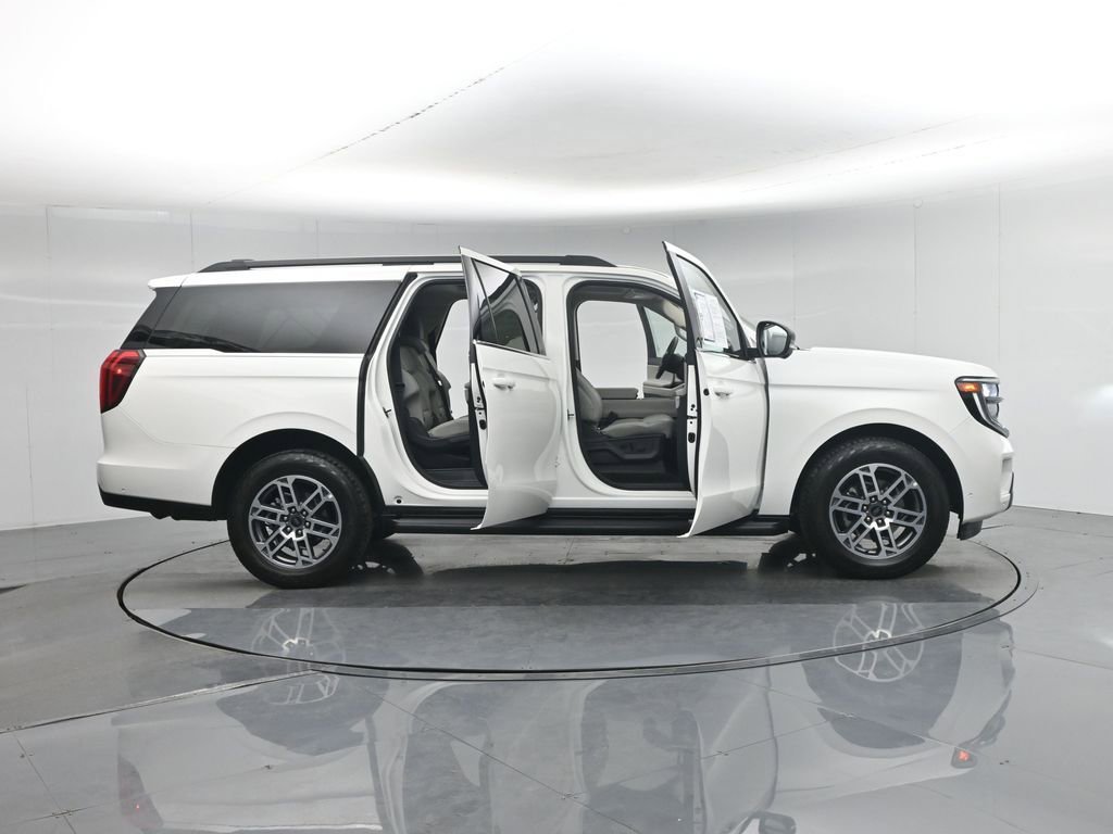 Used 2025 Ford Expedition Max Active image 32