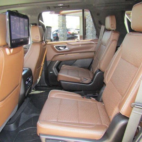 Used 2021 Chevrolet Tahoe High Country w/ Premium Package AWD/4WD image 8