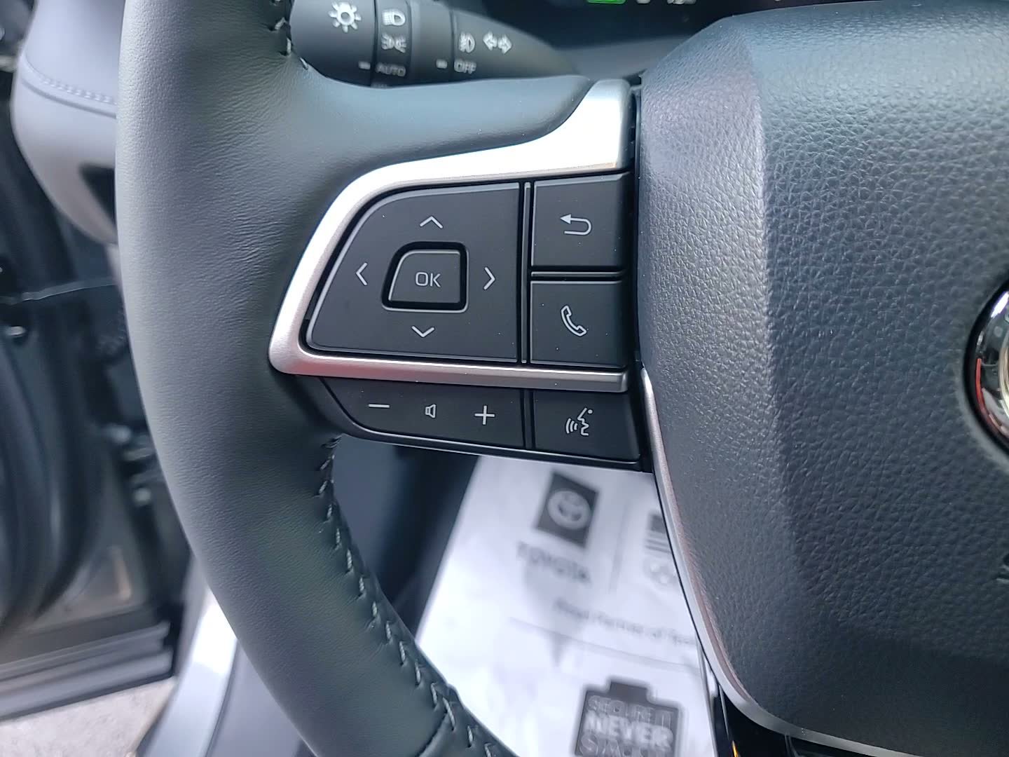 New 2026 Toyota Highlander Platinum image 14