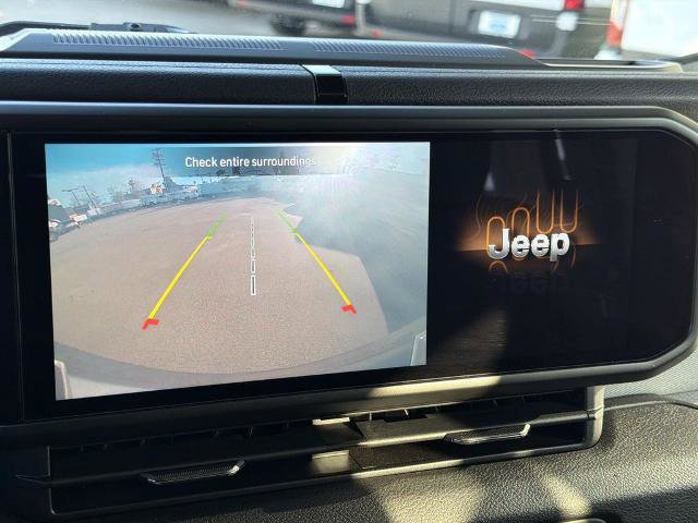 Used 2024 Jeep Wrangler Unlimited image 25