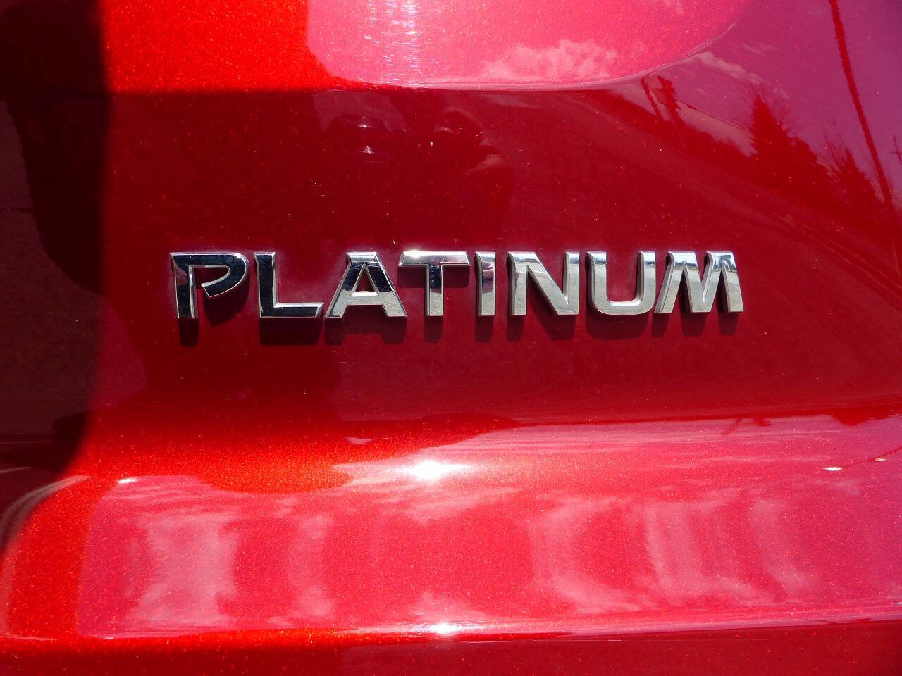 Used 2022 Nissan Pathfinder Platinum w/ Cargo Package FWD image 22