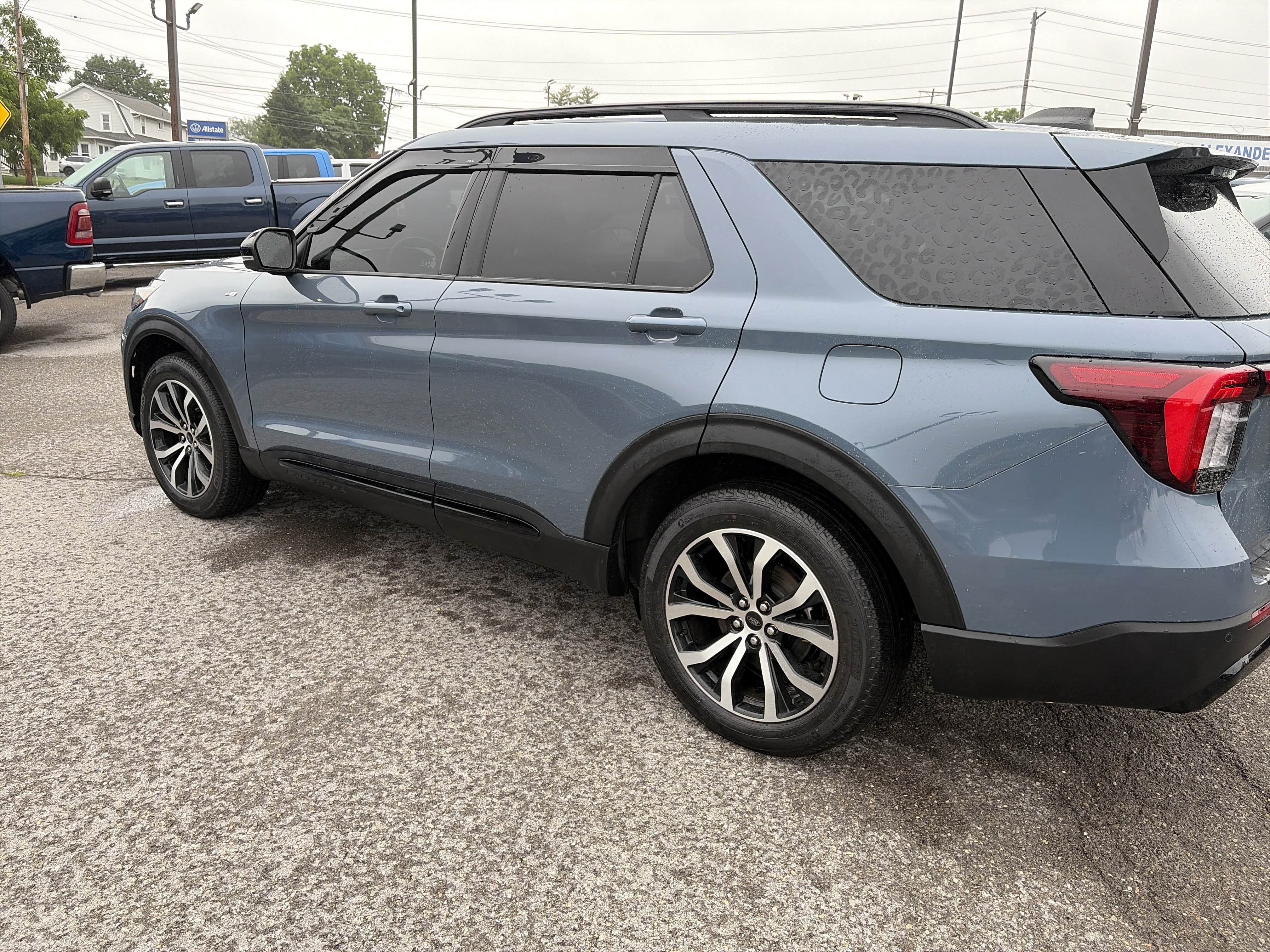 Used 2025 Ford Explorer ST-Line AWD/4WD image 5