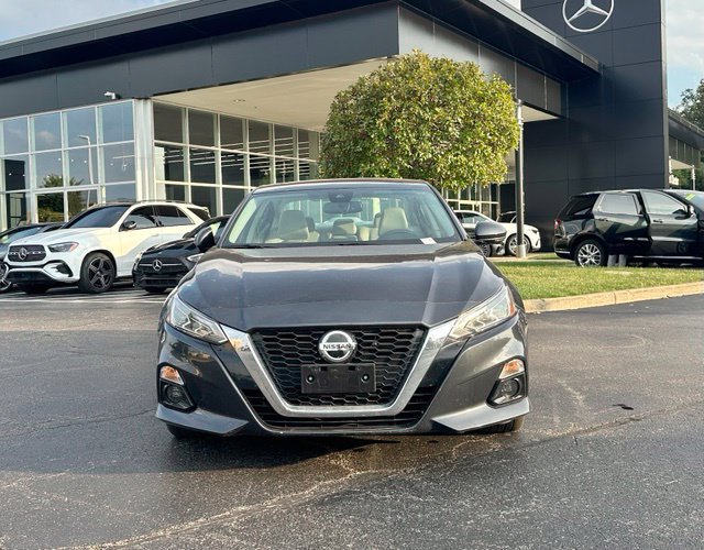 Used 2021 Nissan Altima 2.5 Platinum AWD/4WD image 2