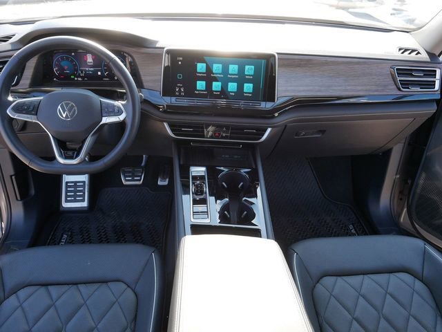 Certified 2025 Volkswagen Atlas SEL Premium R-Line image 23