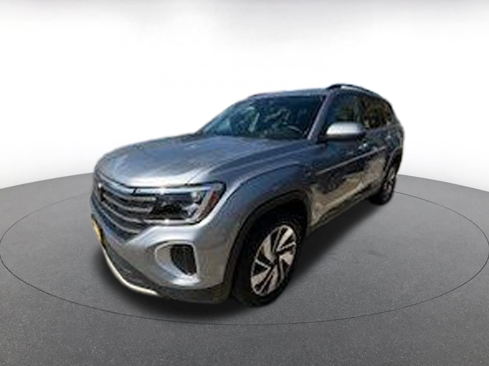 Used 2026 Volkswagen Atlas SE FWD image 2