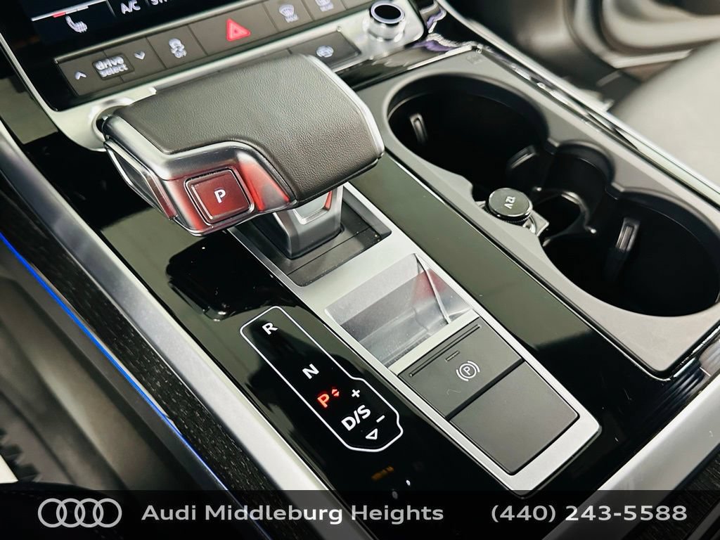 Certified 2025 Audi Q7 2.0T Premium w/ Convenience Plus Package AWD/4WD image 15