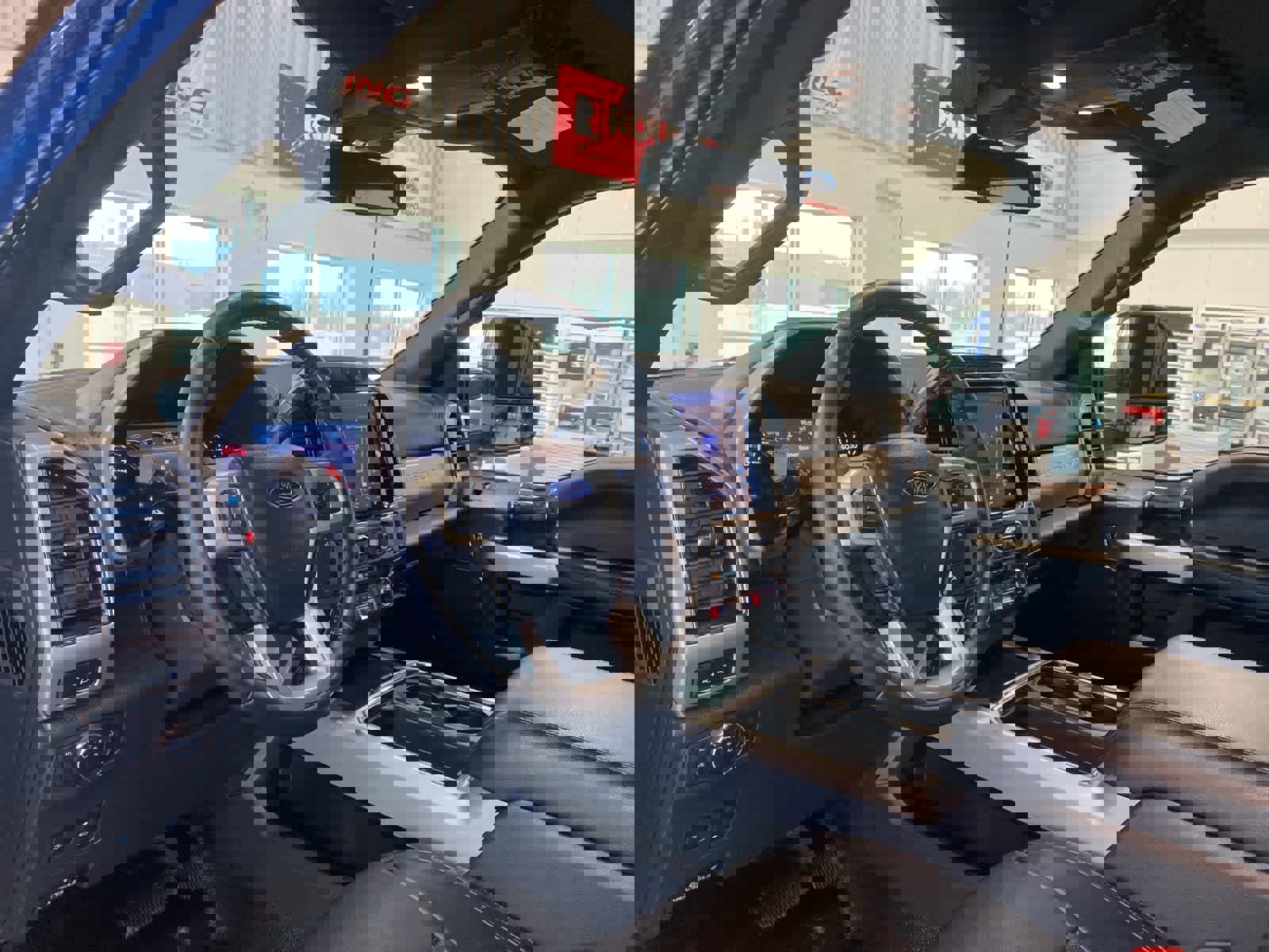 Certified 2022 Ford F350 Lariat w/ Lariat Ultimate Package image 10