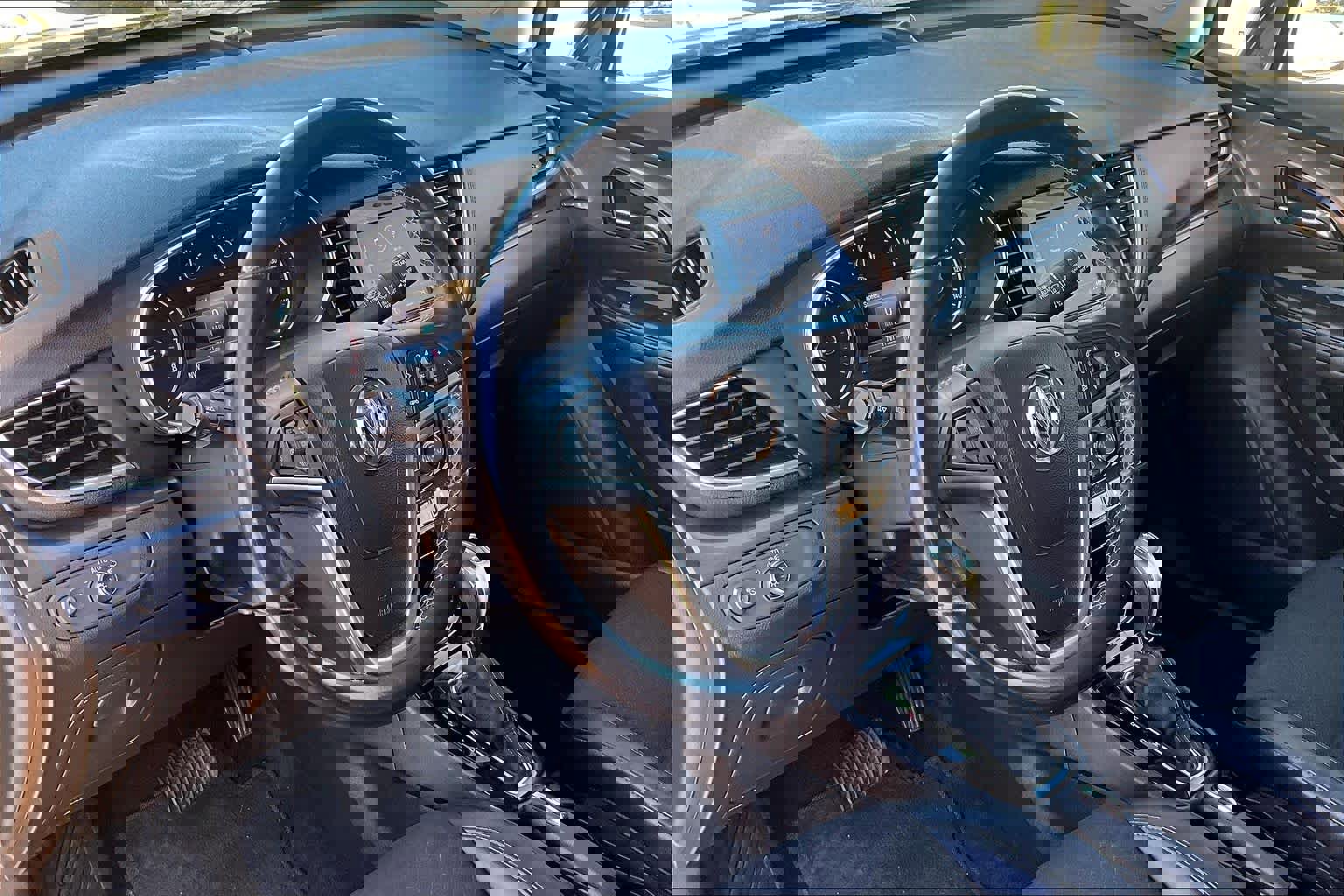 Used 2022 Buick Encore Preferred image 8