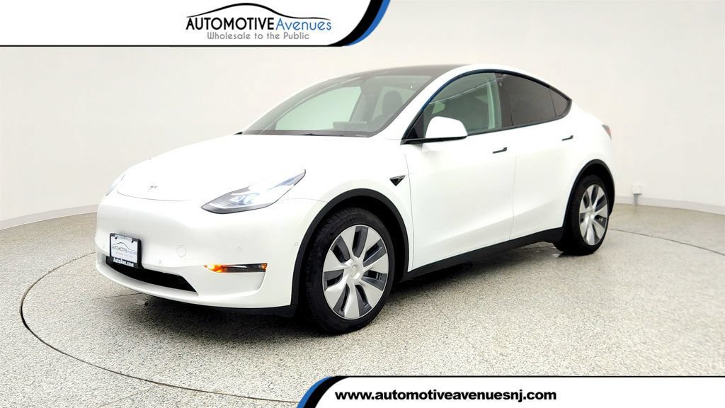 Used 2021 Tesla Model Y Long Range AWD/4WD image 1