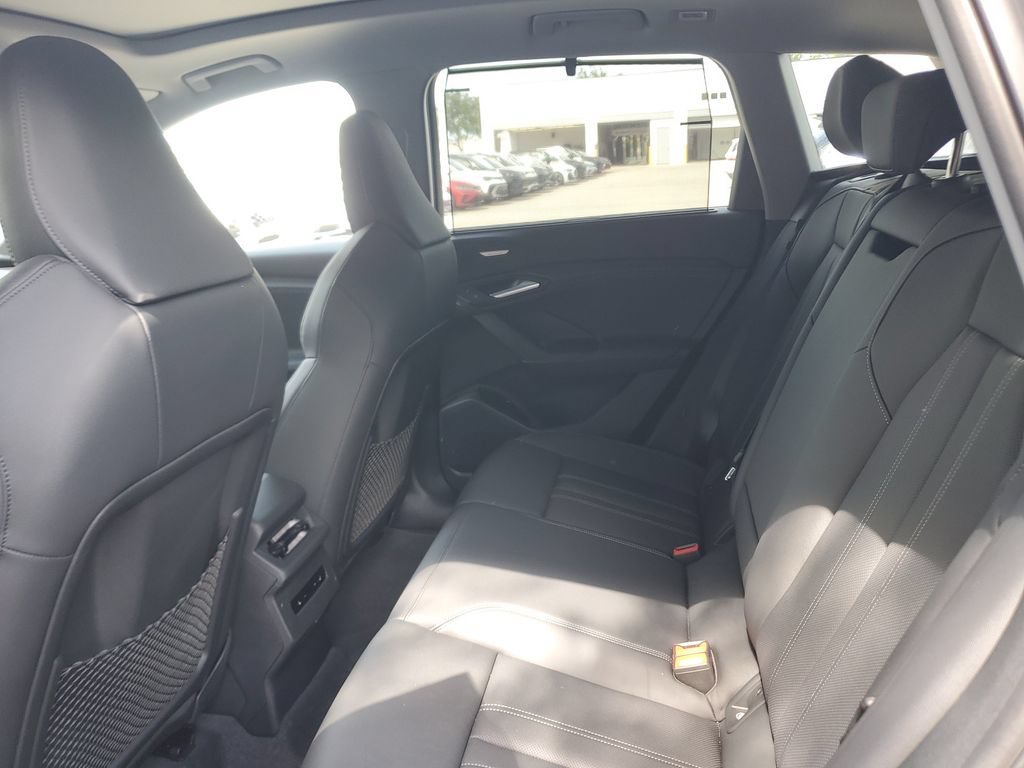 Certified 2025 Audi Q6 e-tron Premium Plus w/ Premium Plus AWD/4WD image 17