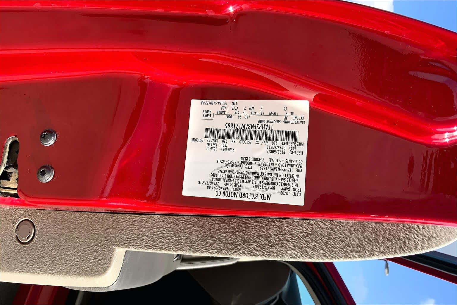 Used 2010 Ford Focus SE FWD image 34